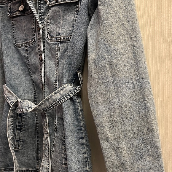 Maurices Women’s Blue Denim Button Down Belted Jacket Xsmall - Picture 8 of 8
